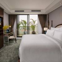 Oriental Jade Terrace City View