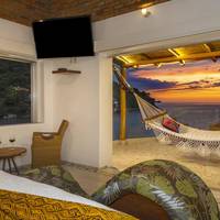 Deluxe Suite with Sea View