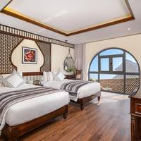 Superior Twin Room with Window