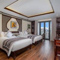 Deluxe Twin Room City View Balcony