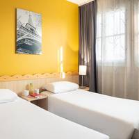 Two-Bedroom Apartment (9 Adults)