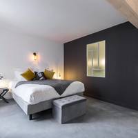 Studio Apartment - Second Floor (2 Adults)