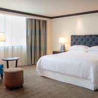 One-Bedroom Penthouse Suite with King Bed - Club Level