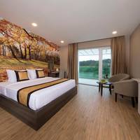 Premier Double Room with Lake View