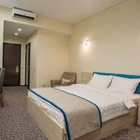 Deluxe Double Room (2 Adults + 1 Child)