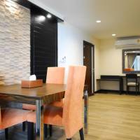 Deluxe Suite with River View