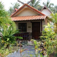 Deluxe Bungalow with Garden View