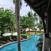 Beach side 2 nd floor Pool View