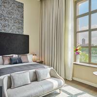 Club King Room with Lounge Access