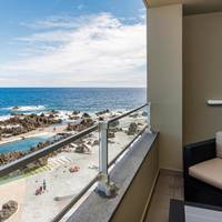 Standard Triple Room with Sea View