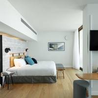 Deluxe Double Room with Sea View and Balcony