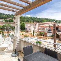 Three-Bedroom Apartment with Balcony (8 Adults)