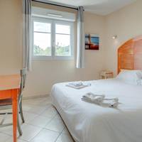 Two-Bedroom Apartment (6 Adults)