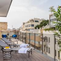Three bedroom apartment with big Terrace