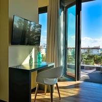 Deluxe Suite with Sea View
