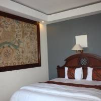 Deluxe Double Room with Garden and Pool View