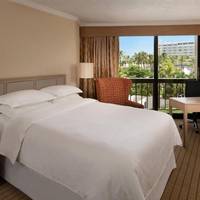 Smaller Guest room, 1 Queen, No view, Low floor