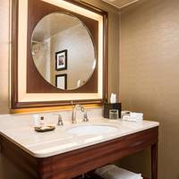 Larger Guest room, 2 Queen, Partial ocean view