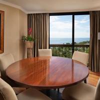 Club lounge access, Larger Guest room, 1 King, Ocean view