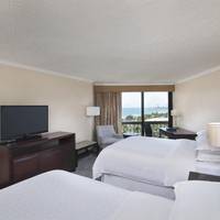 Club lounge access, Guest room, 2 Queen, Ocean view