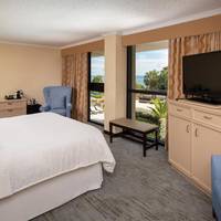 Club lounge access, 1 Bedroom Junior Suite, 1 Queen