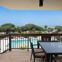 Club lounge access, 1 Bedroom Larger Suite, Oceanfront
