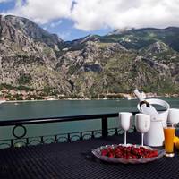 Superior Four-Bedroom Apartment with Terrace and Sea View