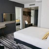 Suite with 1 Double Bed and 1 Sofa Bed