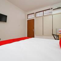RedDoorz Double Room