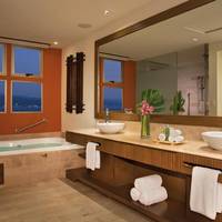 Preferred Club Master Suite Swimout Garden View