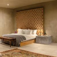 Townhouse Labyrinth Suite