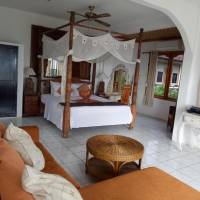 One-Bedroom Apartment with Sea View