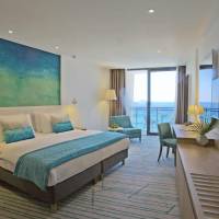Deluxe Room with Balcony and Sea View
