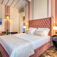 Superior King Room with Cathedral View