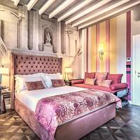 Deluxe Queen Room with Cathedral View 