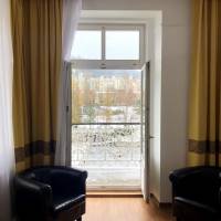 Apartment with Colonnade View and Balcony