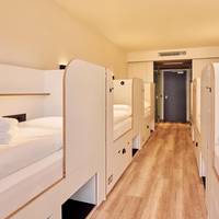 6-Bed Room