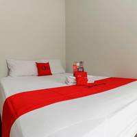 RedDoorz Double Room