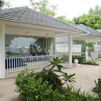 Beach Bungalow with Sea View