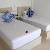 Suite Twin Room with Sea View