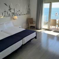 Double or Twin Room with Sea View