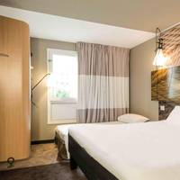Standard Room with 1 Double and 1 Single Bed