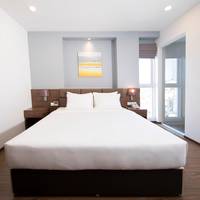 Deluxe King Room with City View