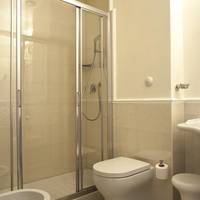 Трехместный