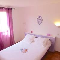 One-Bedroom Bungalow (2 Adults + 2 Children)