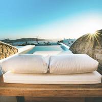 Honeymoon Suite with Outdoor Heated Private Pool and Hot Tub