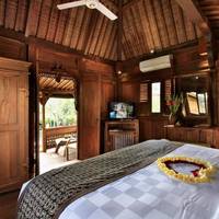 One-Bedroom Garden Villa with Sharing Pool