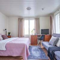 Quadruple Room with Private Bathroom