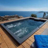 Suite with Hot Tub