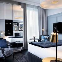 Superior Double Room or Twin Room with Eiffel Tower View and with Access to Pool and Fitness